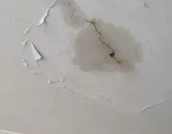 东方阳台漏水维修公司分享下屋面防水工程质量问题原因分析